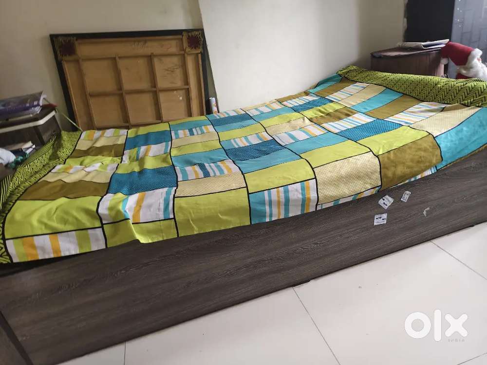 Bed 4 x 6 available for sale