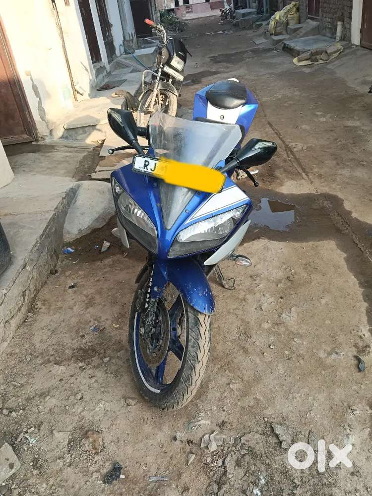 Yamaha r15 v2. 2015