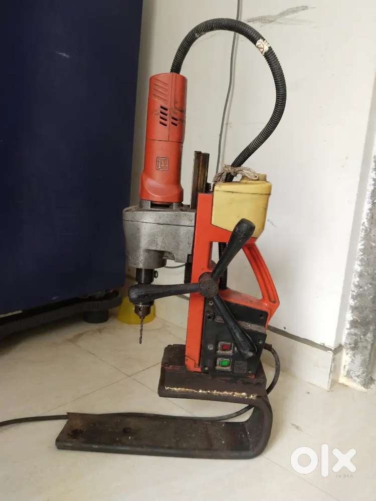 Magnetic drilling machine