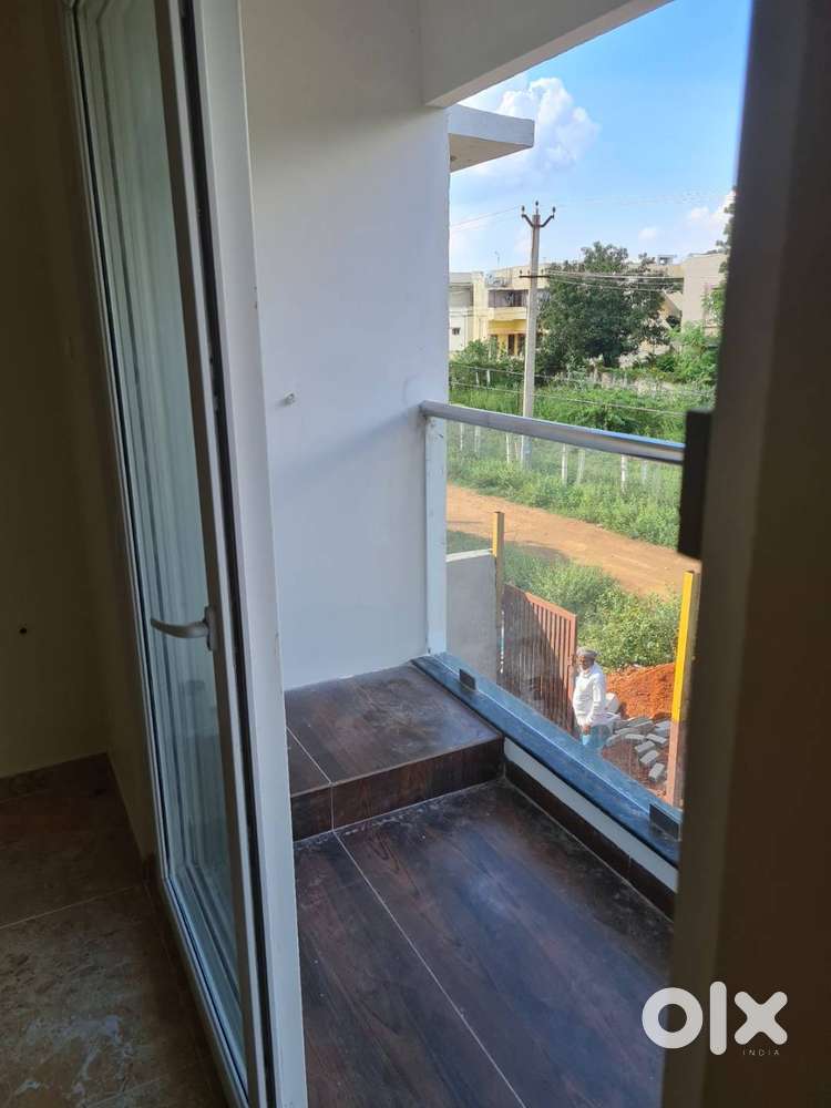 2 bed rooms, 1 study room, semi furnished aptmnt with Generator, Lift.