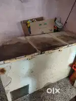 Freez 400 litre bottle cooler