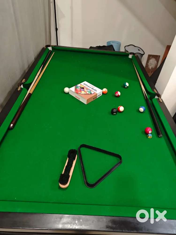 3 month old Pool table new table easy to assemble