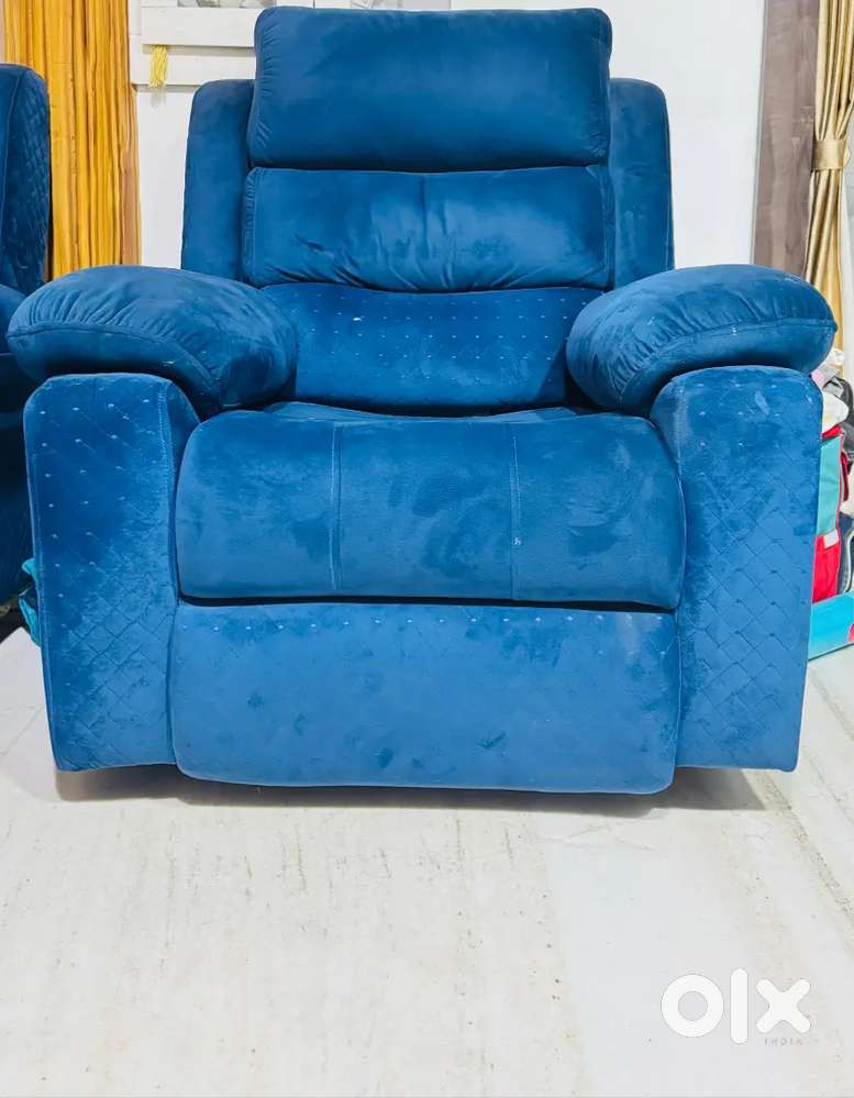Recliners manual Type neat and brand new condition 8 months old
