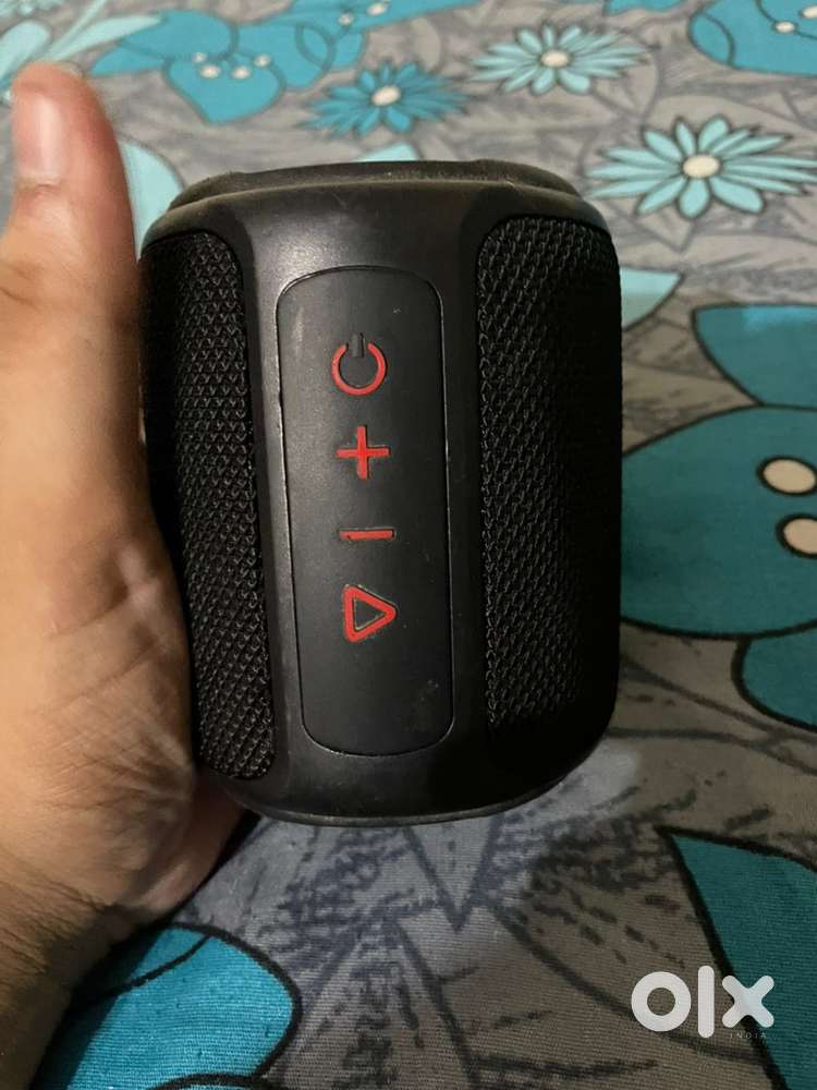 BOAT STONE 350,352 black colur   BLUETOOTH SPEAKER Blue colour  COLOUR