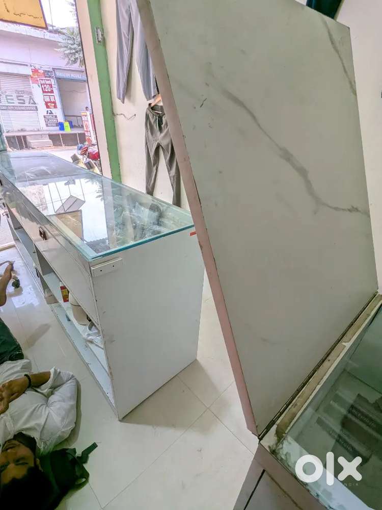 Shop Counter For Garments Shop