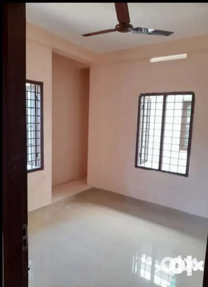 Ground floor appartment with car parking for rent at Maradu