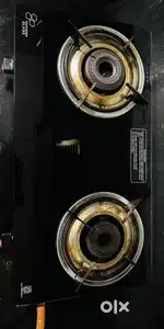 Gas stove with two burners