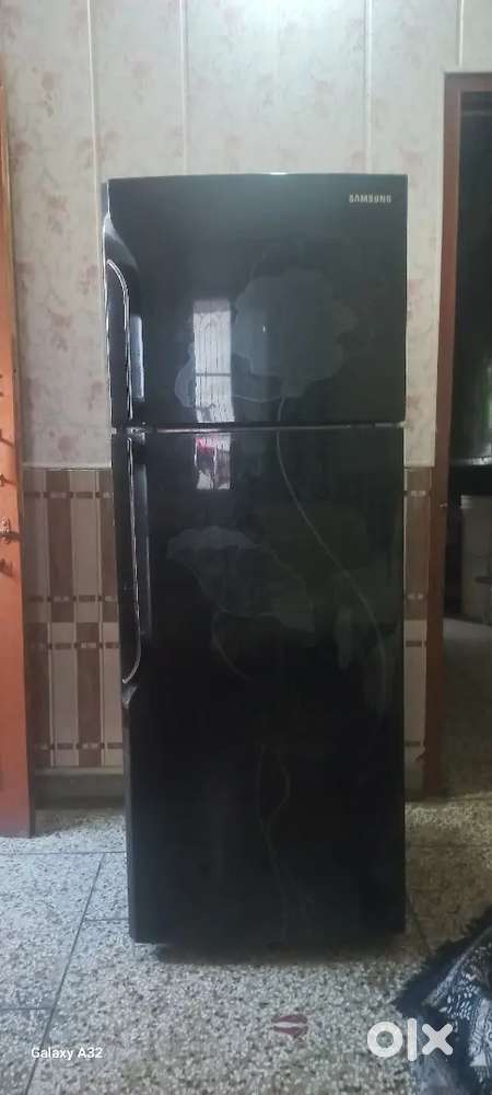 Samsung refrigerator 300 liter