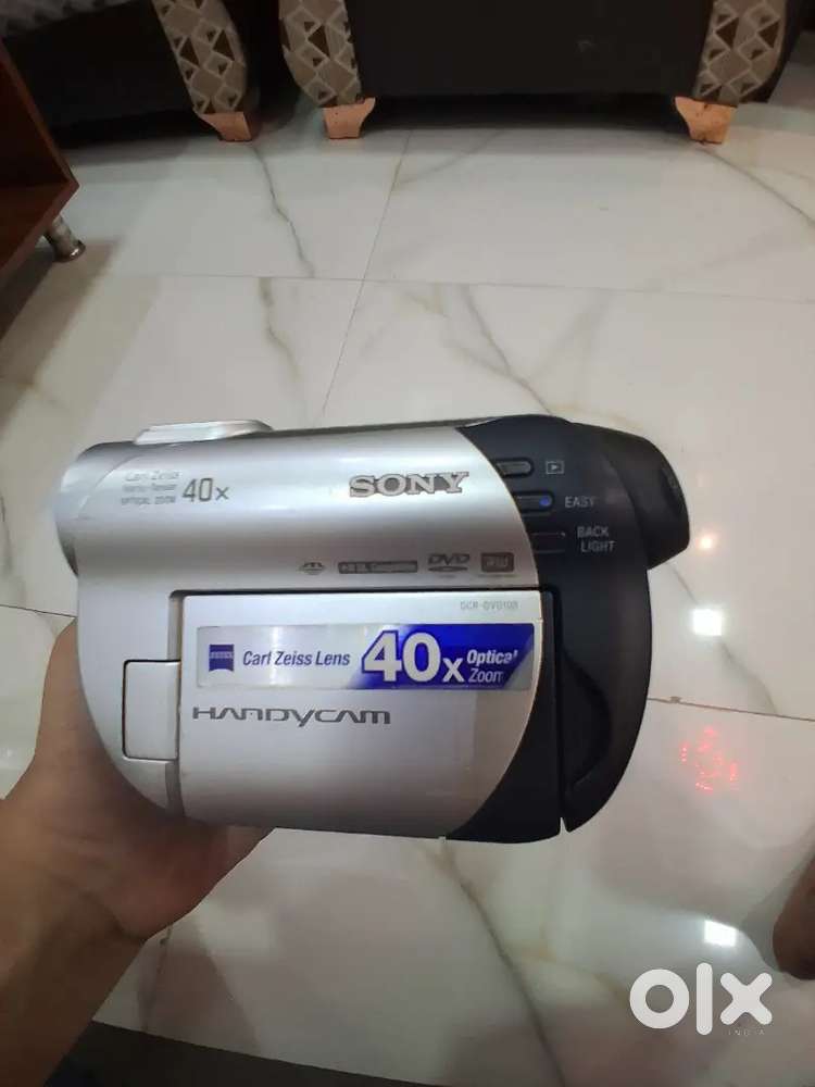 Bahut acha camera hai vintage camera hai sony company ka camera hai ji