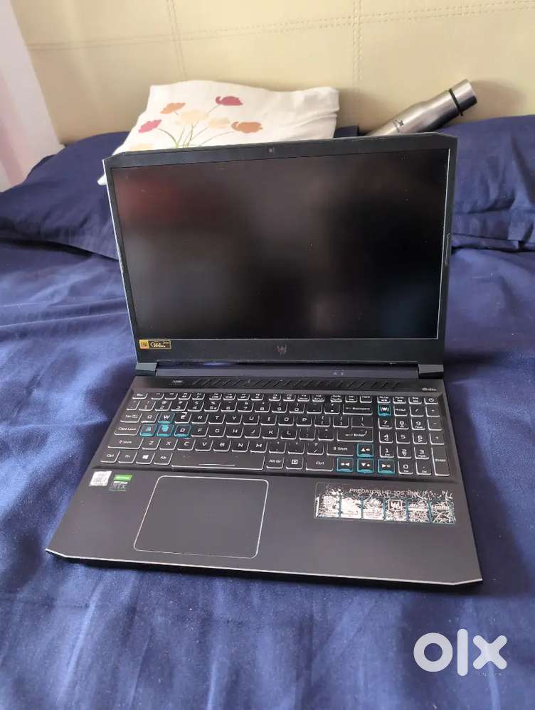 Acer Helios 300 Gaming Laptop Core i7 RTX 2060
