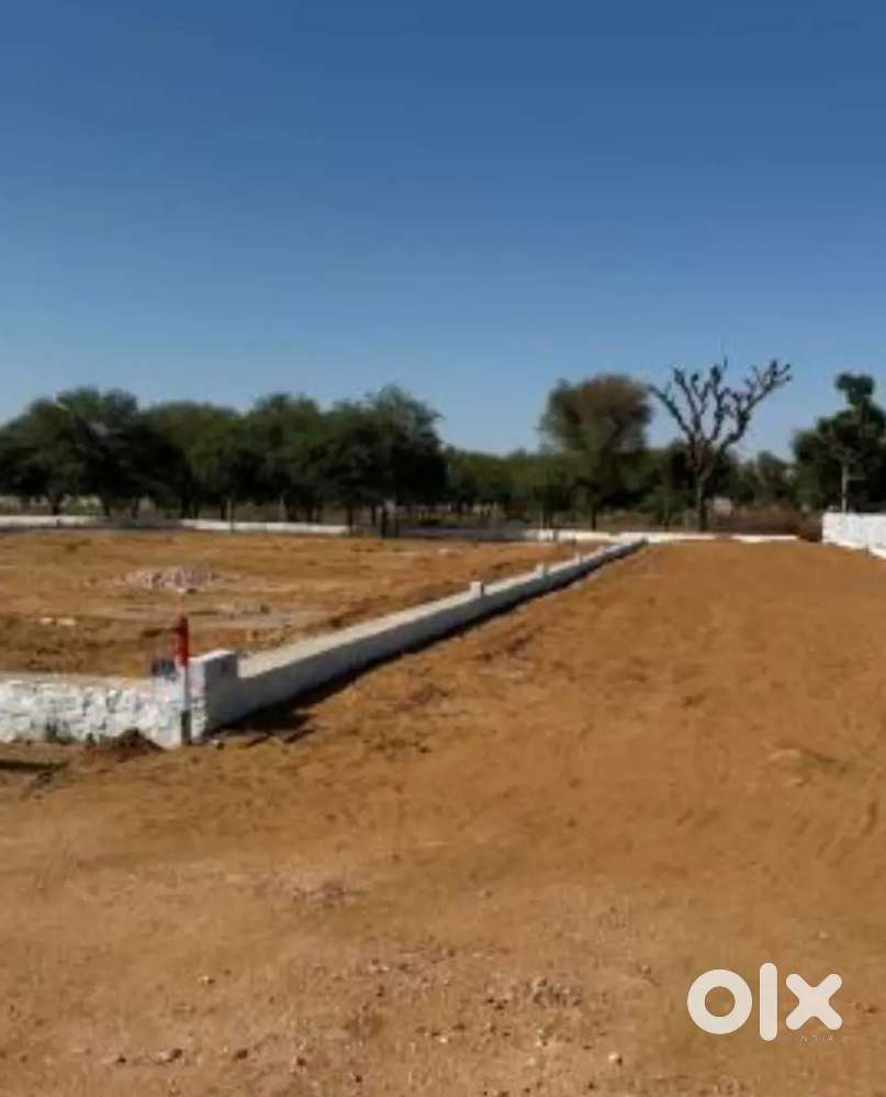 Station 2700sqft corner plot