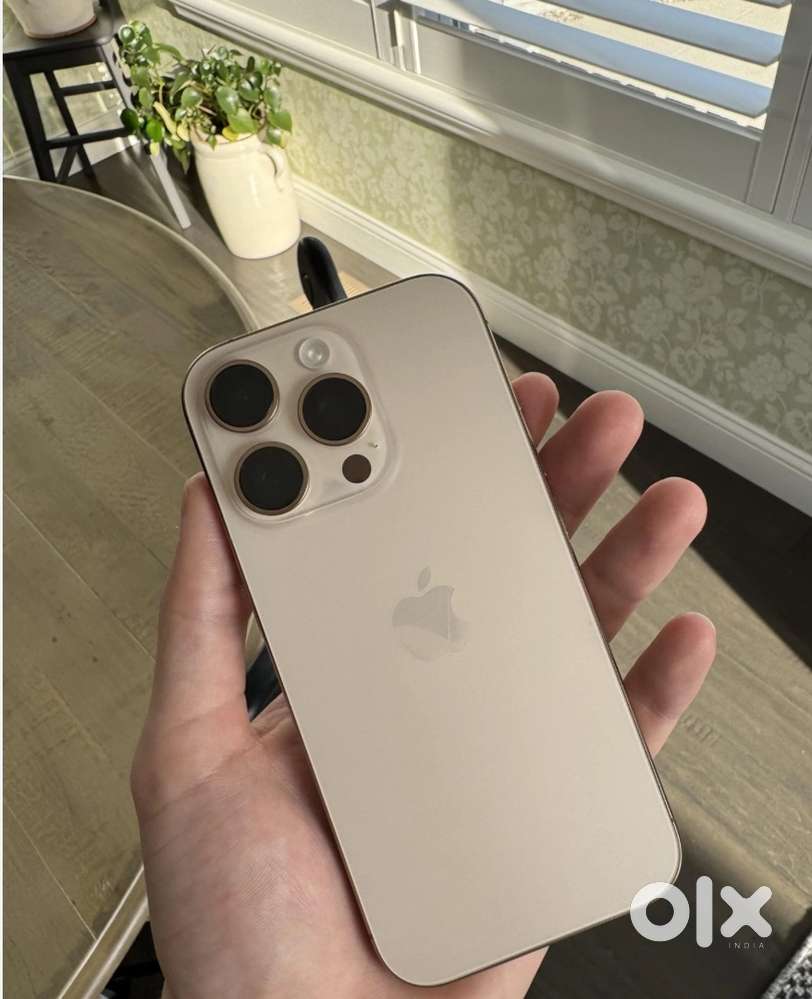 Iphone 16 pro desert titanium