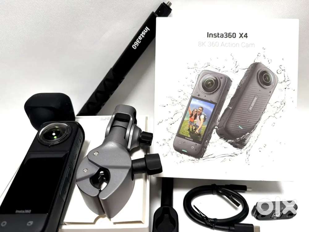 Insta360 X4 Camera + Crab Clamp/Quick Release Mount/Selfie Stick 8k