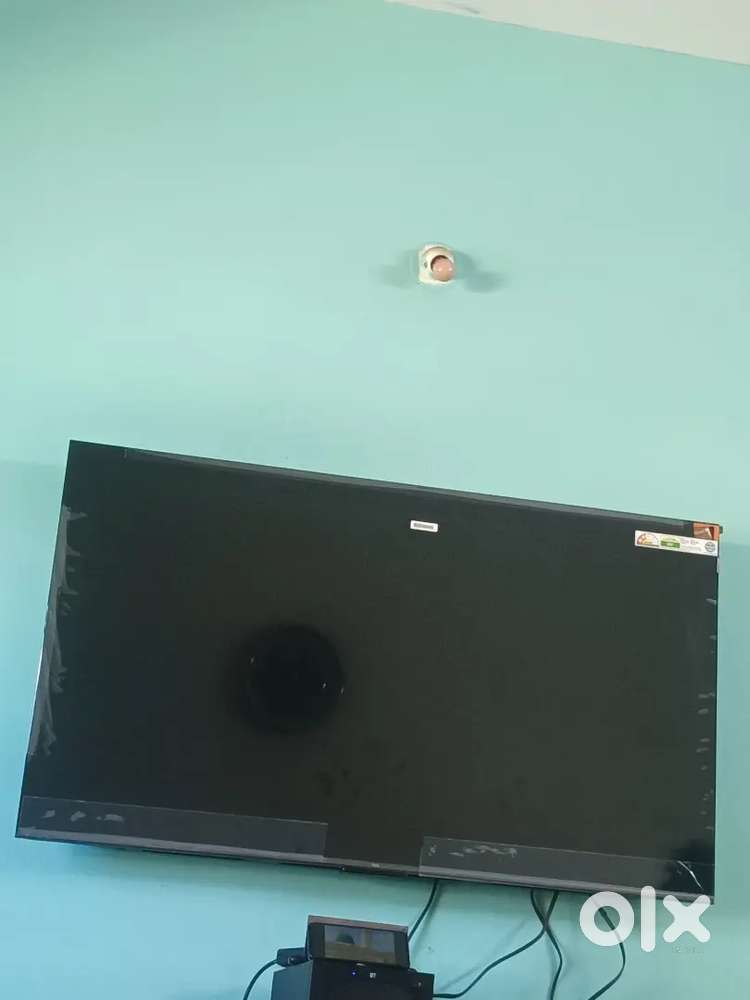 New brand 1 year old TCL tv without use