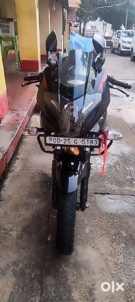 Bajaj Pulsar 220