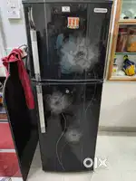 Videocon Signature Double Door Refrigerator – 230L, Black Floral Desig