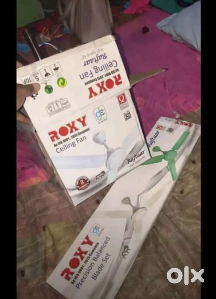 BRAND NEW CEILING FAN (ONLY 1 MONTH OLD)