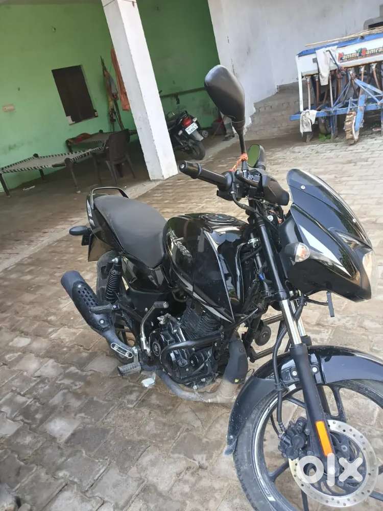 Bajaj palsar