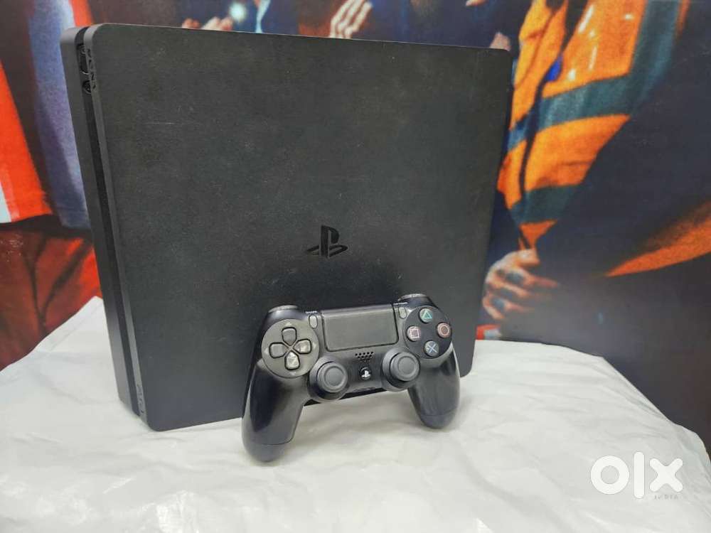 PS4 Slim 1 TB Mint Condition