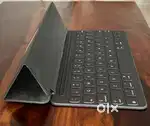 iPad Folio Keyboard (Apple)