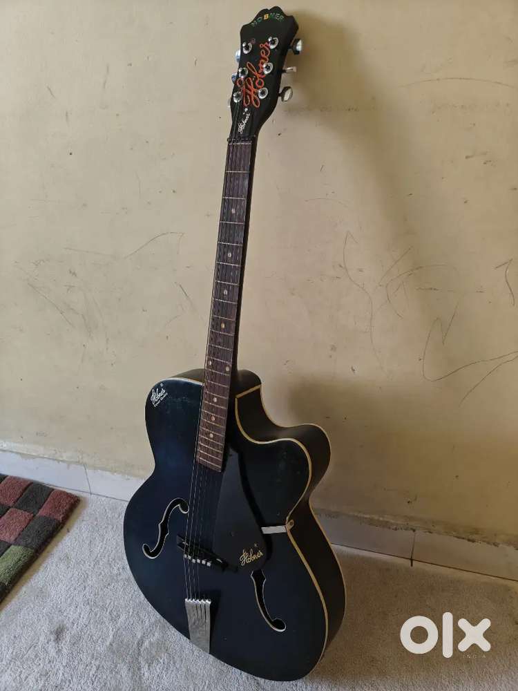 Guitar – Excellent Condition  Cover Free