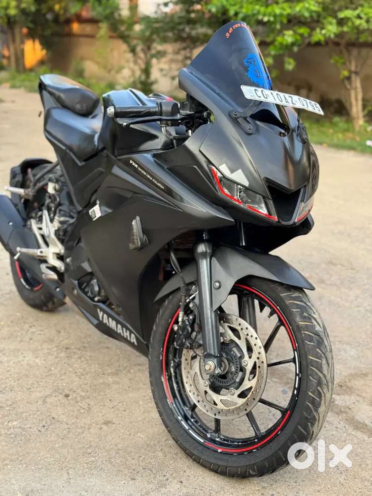 YAMAHA R15 V3