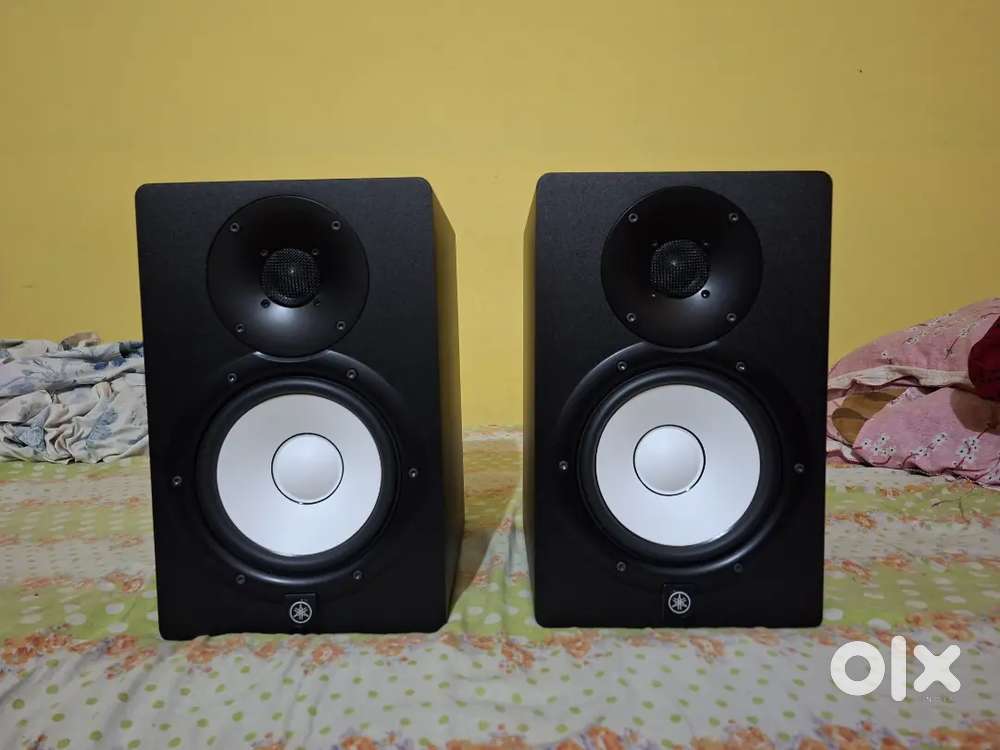 Yamaha HS7 Studio Monitor pair 8 months old