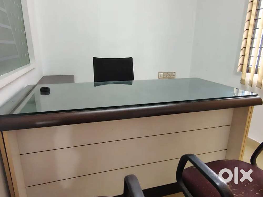 Office Space - Panampillynagar- 700Sqft - Semi Furnished - 35K