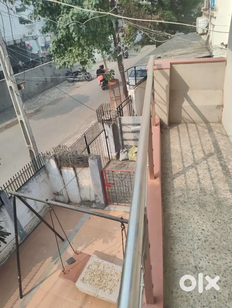 1BHKT 1F NEAR MAHILA COLLEGE CIRCLE