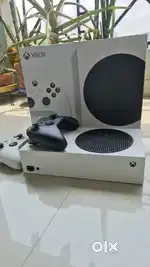 XBox S 512GB with 2 controller