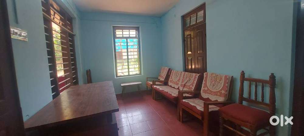 Traditional Style House for Rent - 3BHK With Car Parking