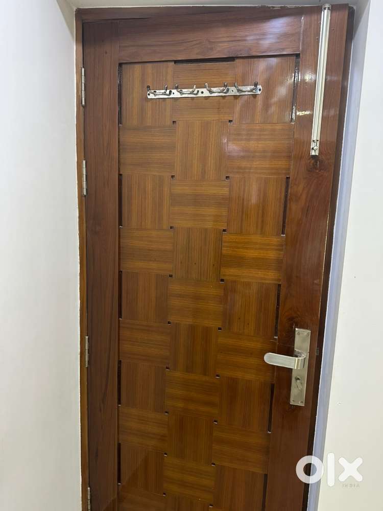 8-9 sagwan doors