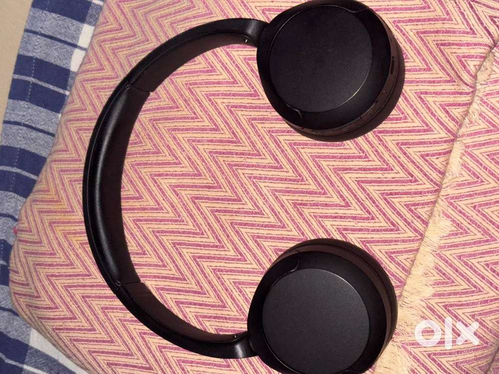 Sony WH-CH520, Wireless On-Ear Bluetooth Headphones with Mic, Up to 50