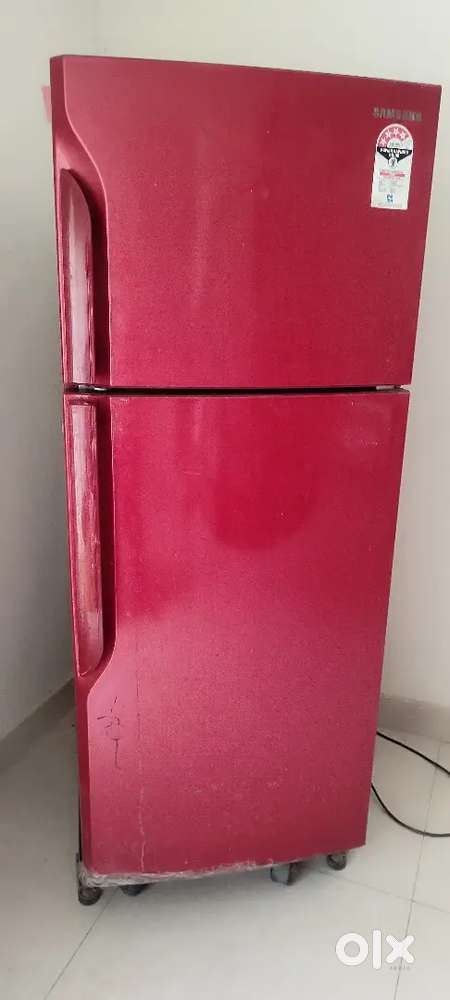 SAMSUNG DOUBLE DOOR REFRIGERATOR