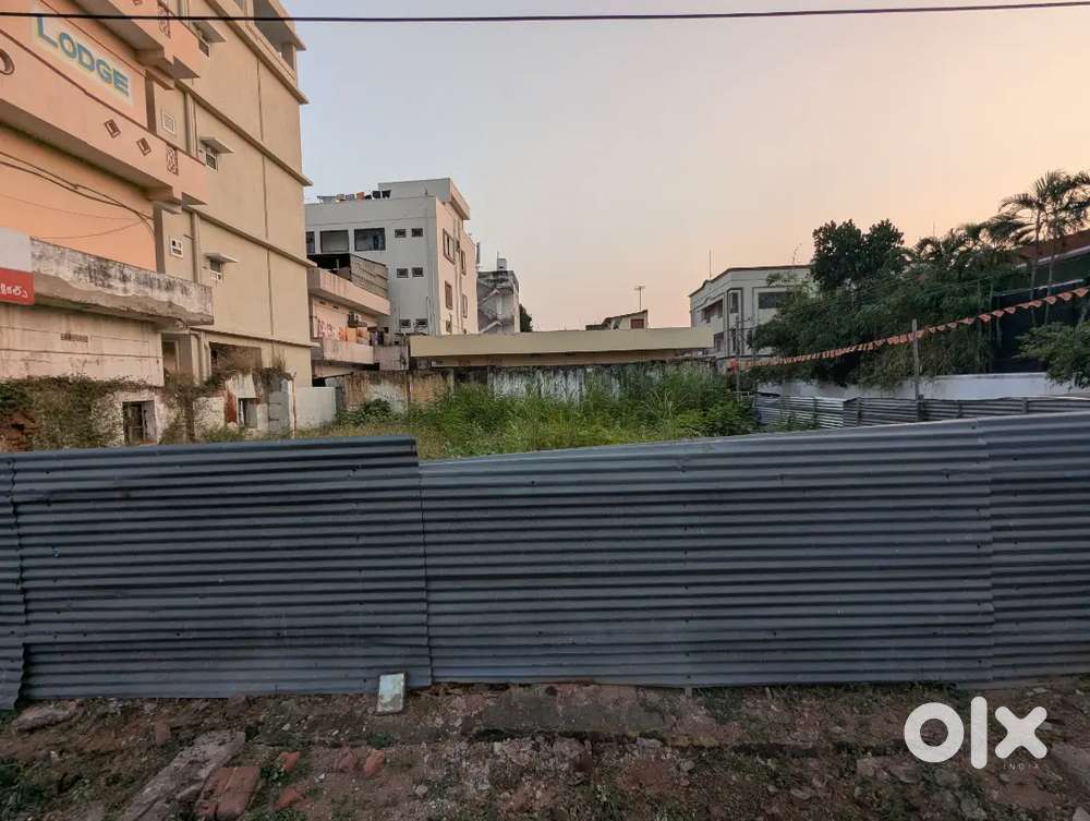 Commercial plot eesanyam corner bet,suryarao peta,kakinada