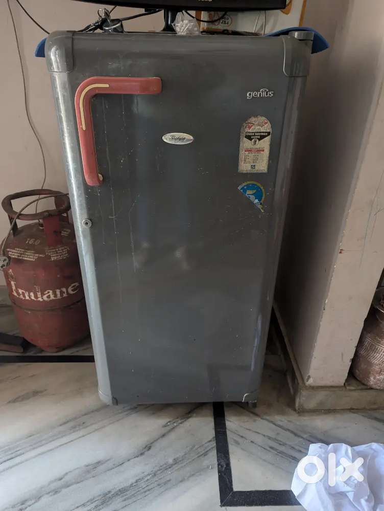 Sale on  my old fridge, gas cylinder , 2 folding beds