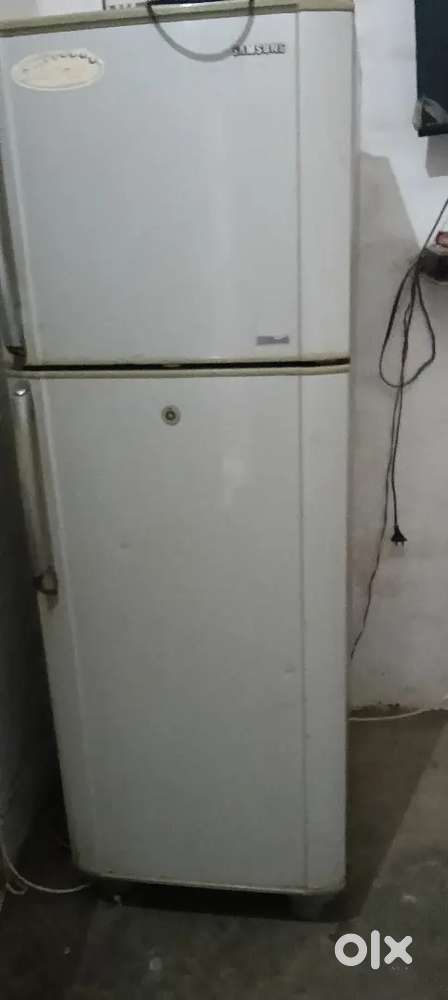 Samsang freezer 236 L