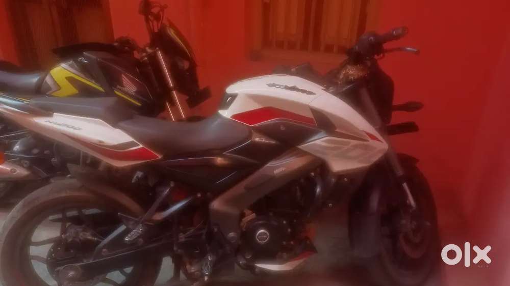 PulsarNS200, pending EMI