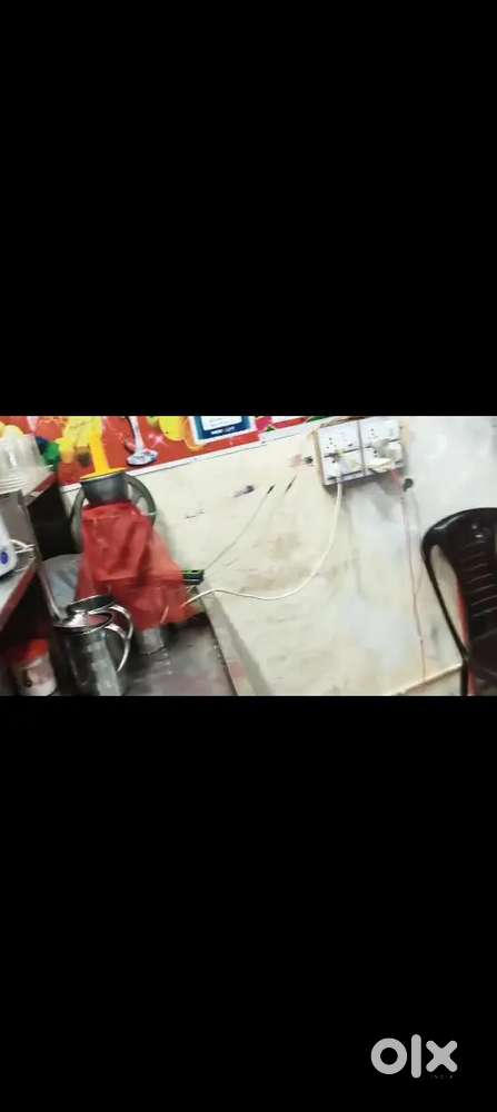 Juice shop with all equipment