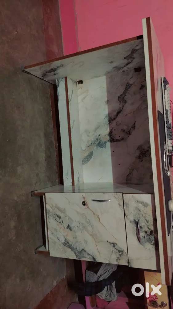 COMPUTER/ STUDY TABLE