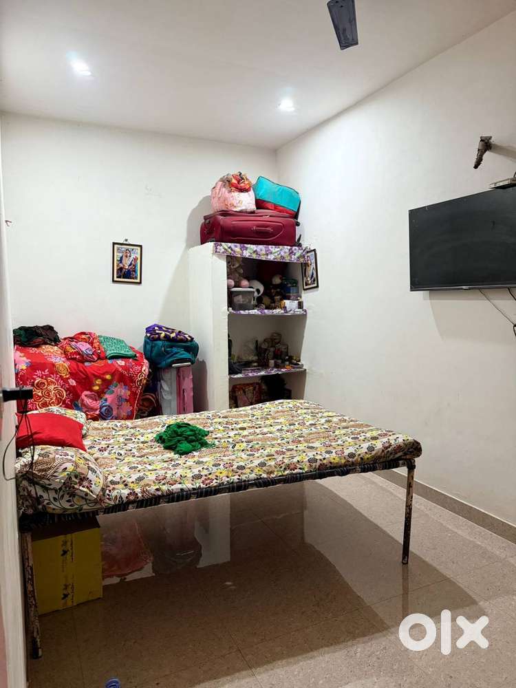 New build semi furnished floor