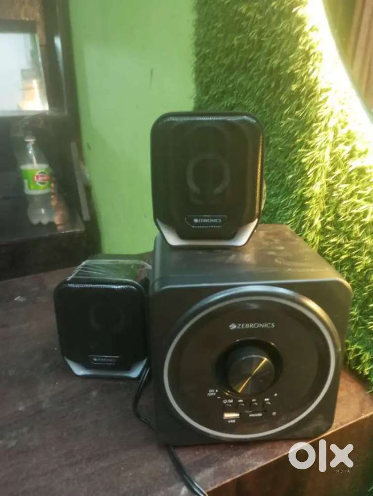 Bluetooth music player with 2 bass speakers and emp