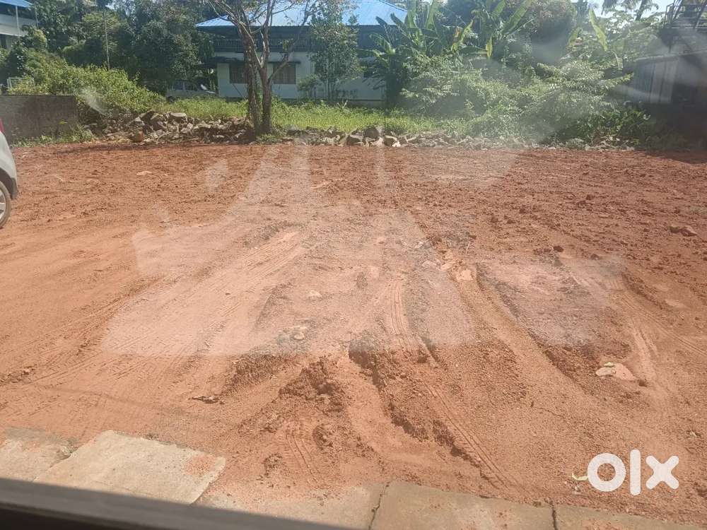 5.400cent plot for sale at Edapilly unichira