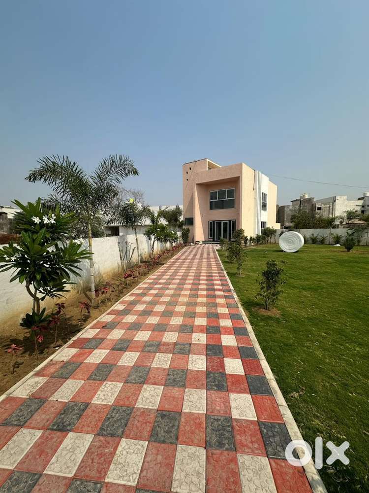 Premium plot for sale in Raipur in Main Road ₹2611 RS S.F