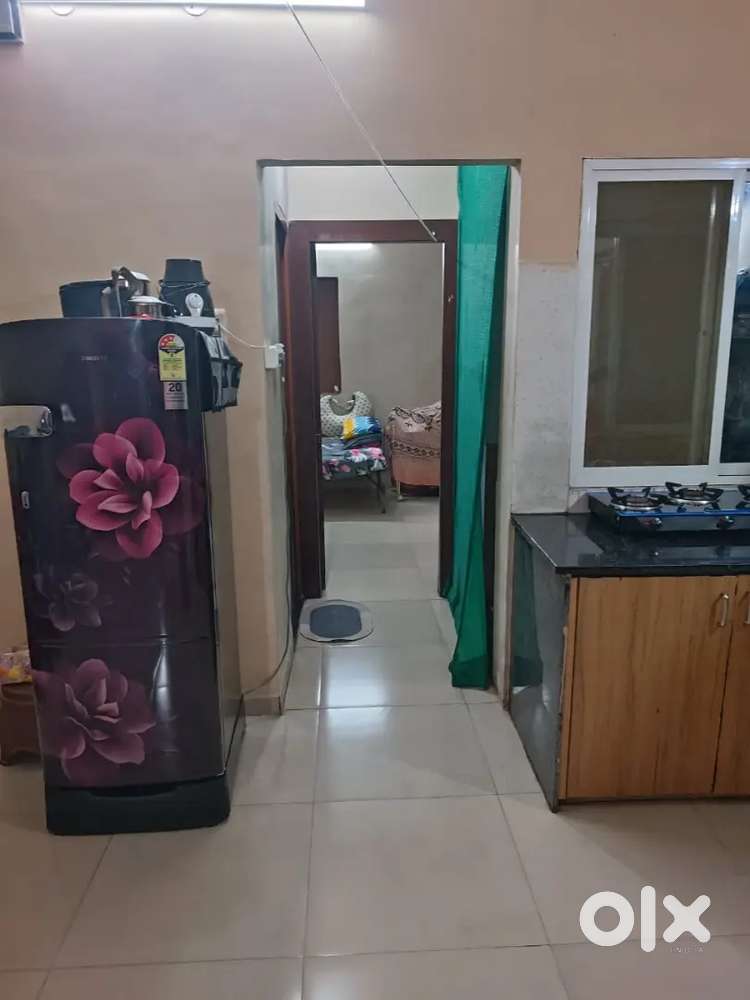 1bhk house with big size and infront garden good location