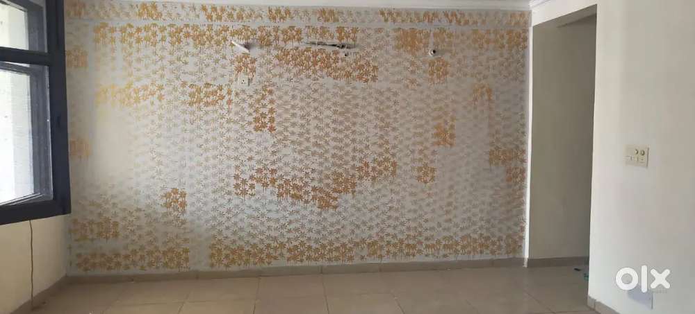 3 BHK available on rent for family in royal estate