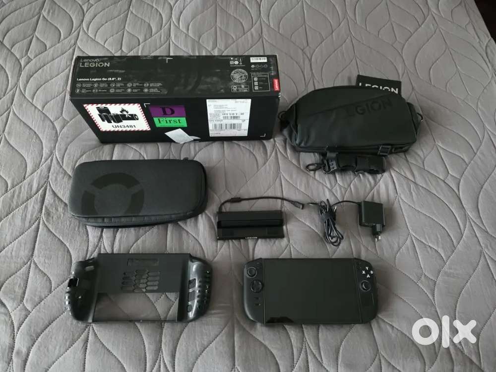 Lenovo Legion Go 2 - 8.8in 144hz 2K OLED Handheld