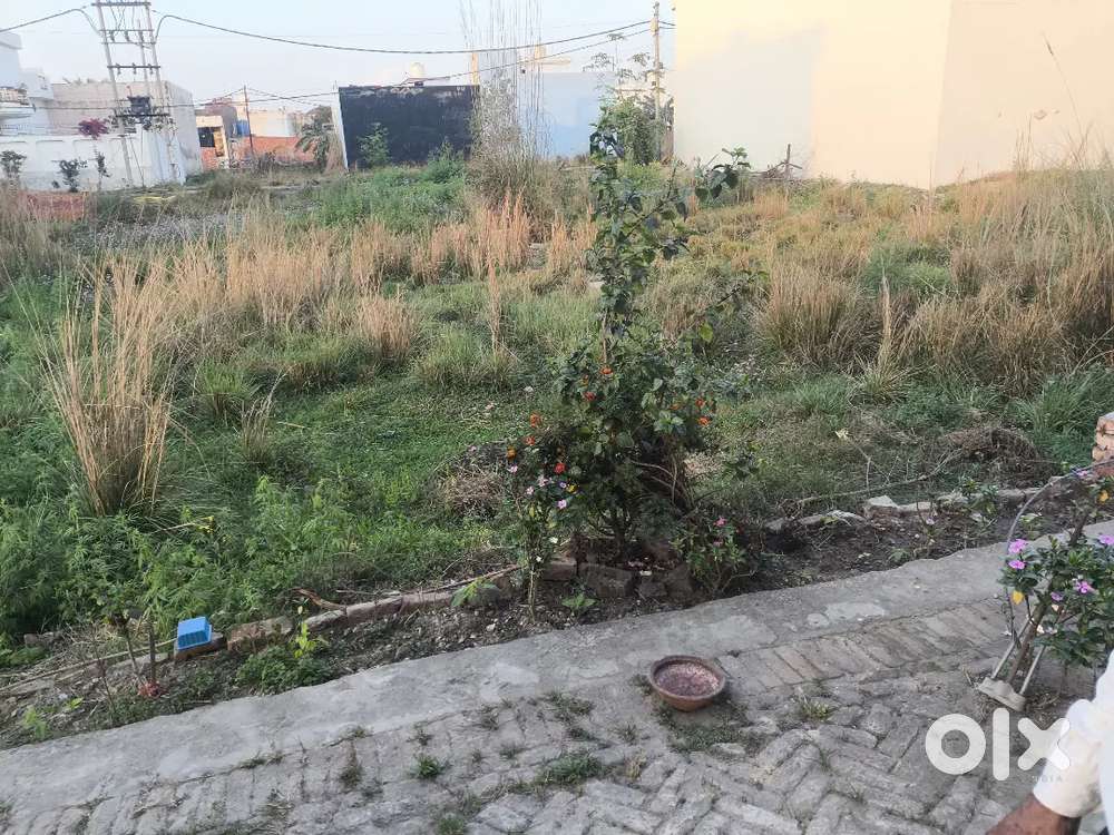 Plot for sale in manpur, pahadi colony 20 fit road