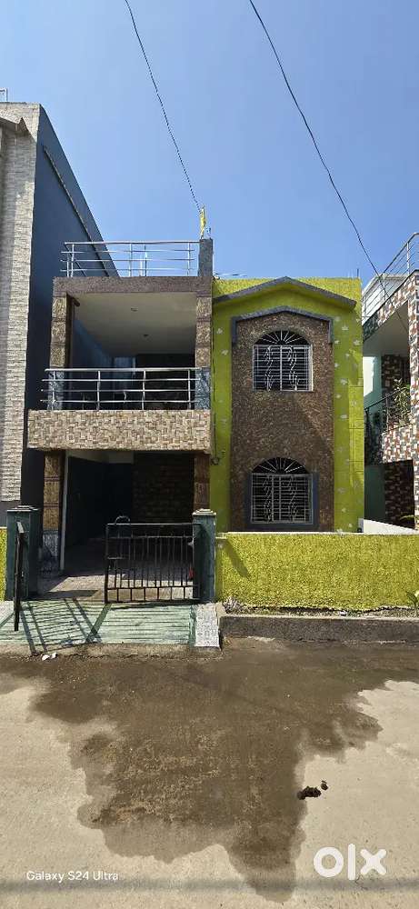 Well maintained  house 3 bed room, 2 bathroom, balcony, car parking