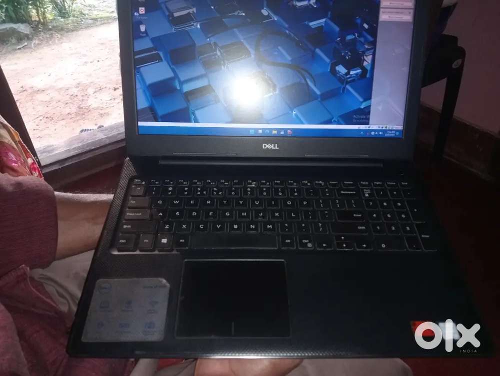 Dell i5 8th gen 8gb vastro 15 3000